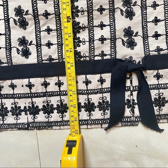 Nanette Lepore embroidered crochet pencil skirt tan neutral floral with bow - Picture 6 of 10